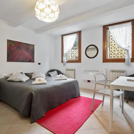 Riva Di Biasio & Sestiere Santa Croce X4 *