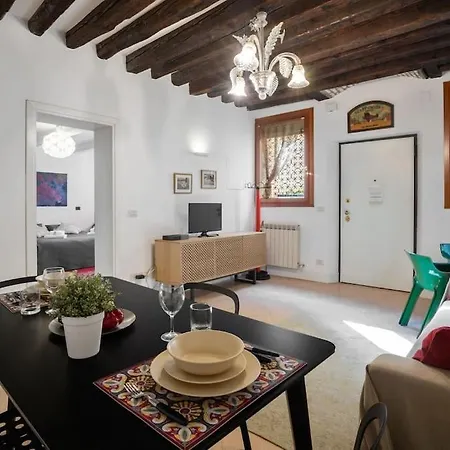 Riva Di Biasio & Sestiere Santa Croce X4 * Venedik