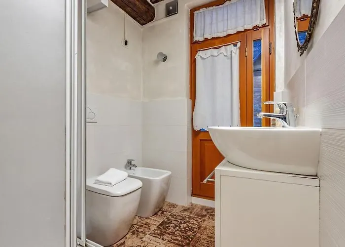 Riva Di Biasio & Sestiere Santa Croce X4 * Venedig