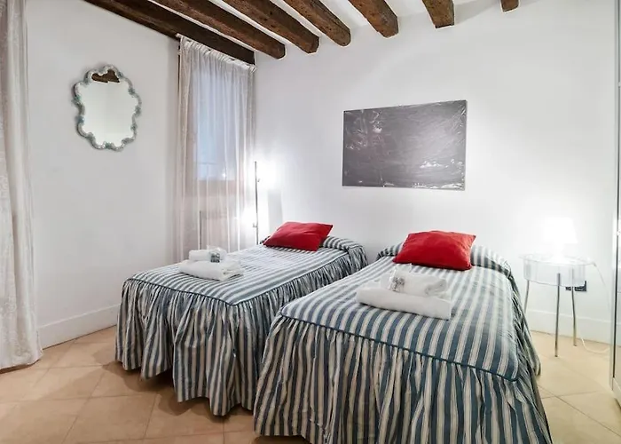 Riva Di Biasio & Sestiere Santa Croce X4 Apartment Venedig
